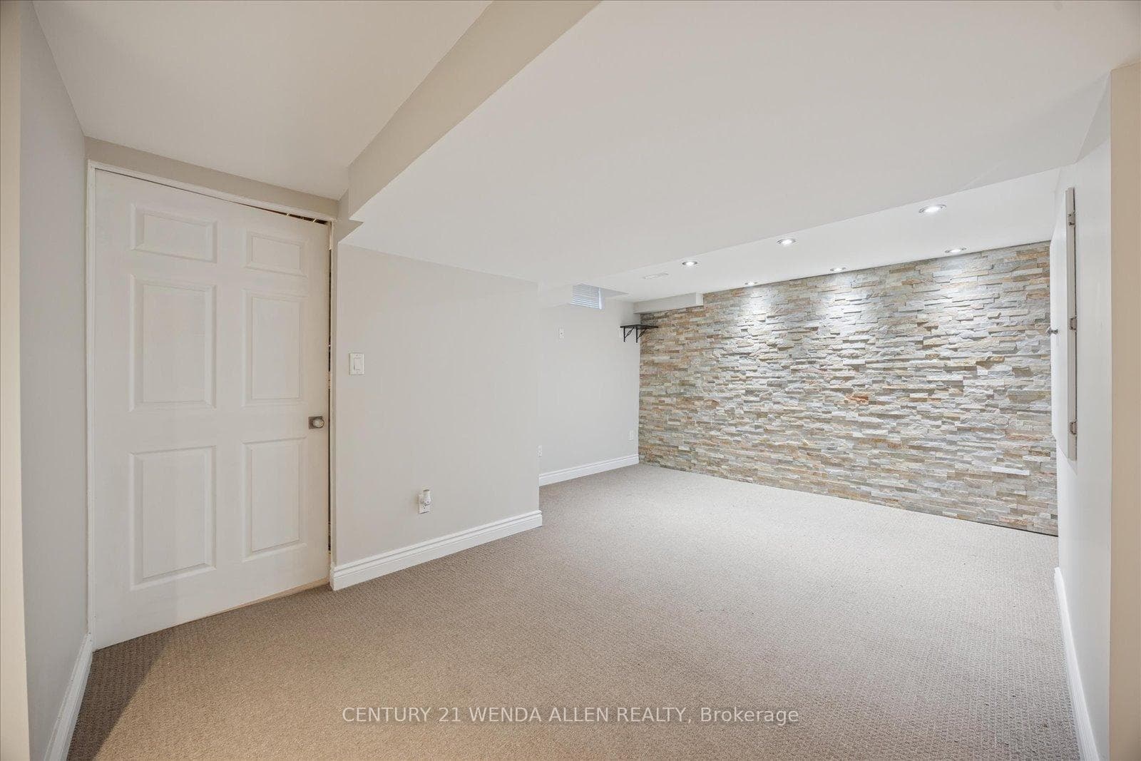 1781 Woodgate Trail photo 12