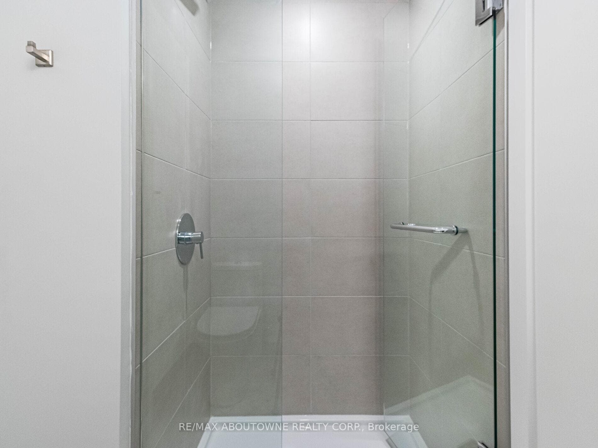 8 Wellesley Street Unit 1112 photo 25