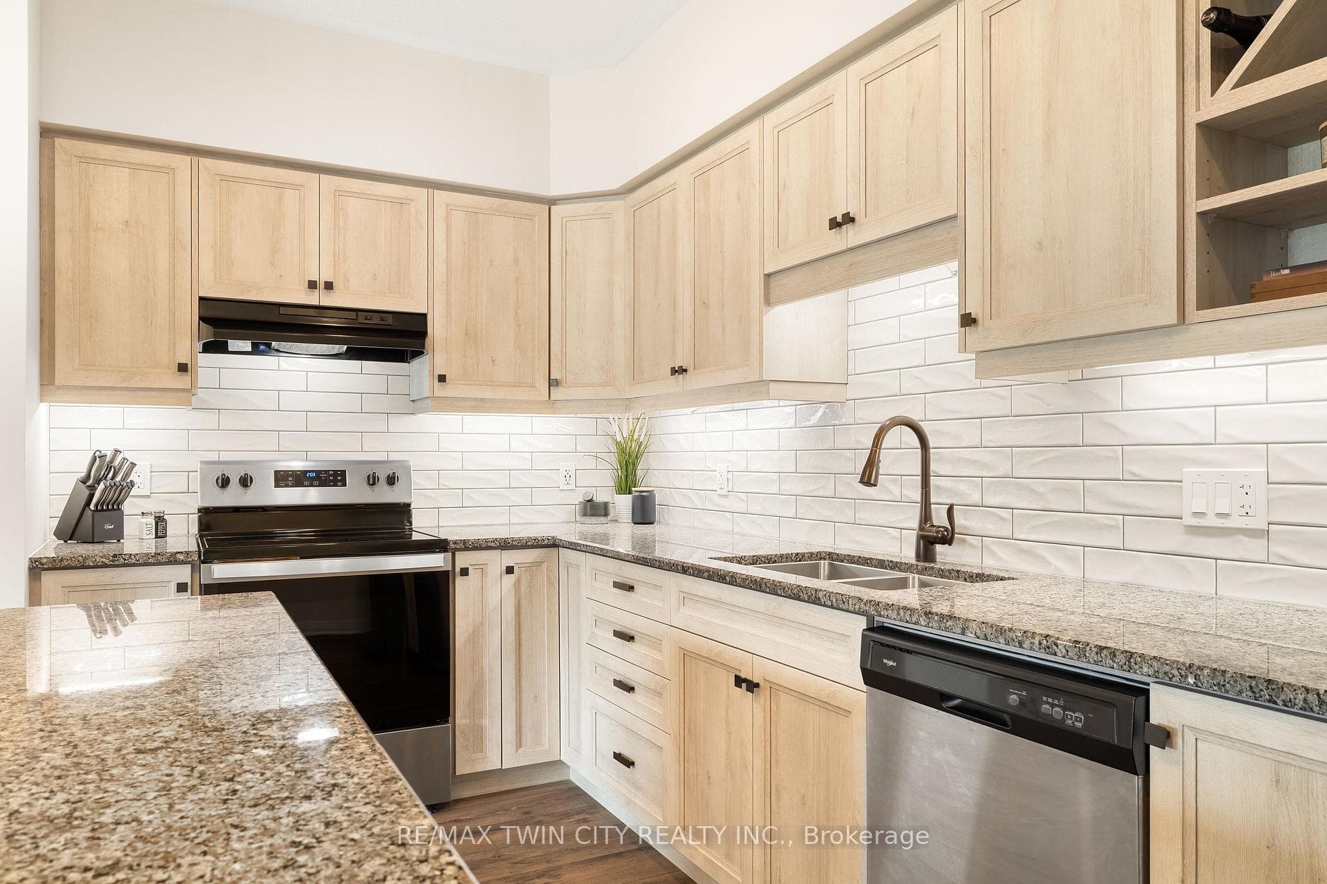 1574 Fischer Hallman Road photo 21