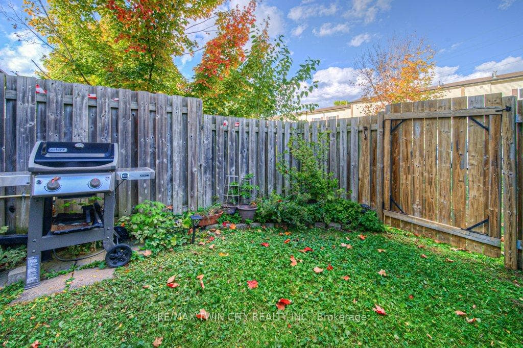 211 Veronica Drive Unit 10 photo 18