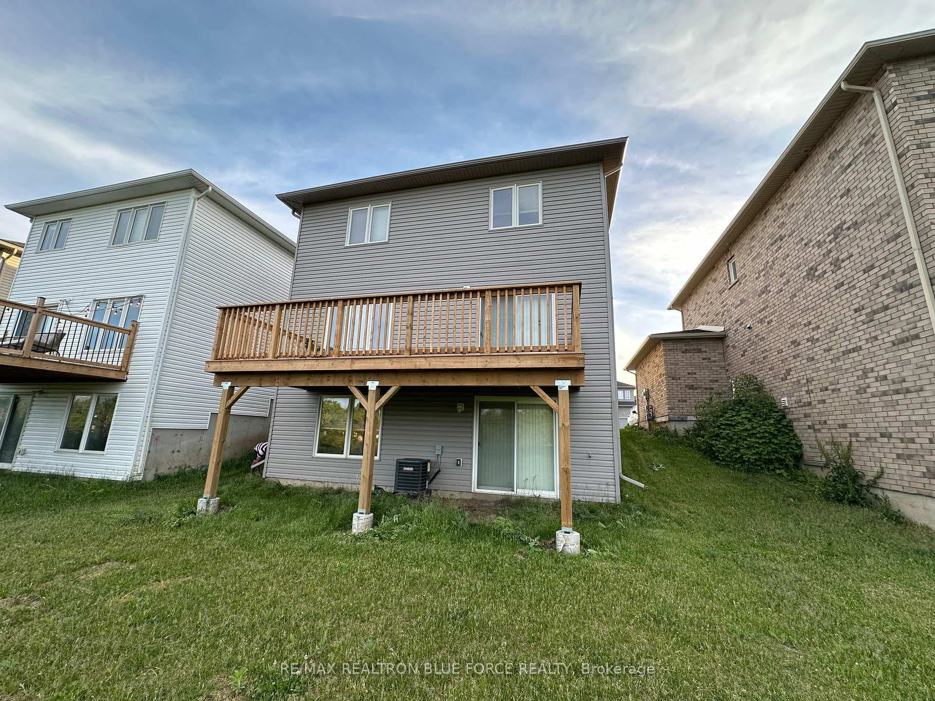 92 Brennan Crescent photo 17