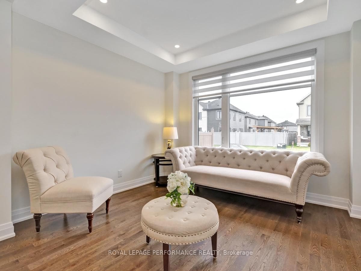 37 JETTY Drive photo 3