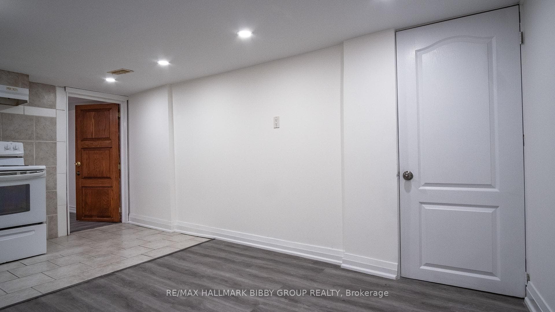 54 Dale Avenue Unit Lower A photo 4