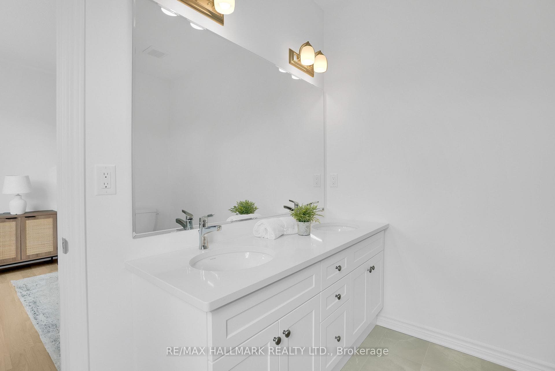 16 Foxley Heights photo 23