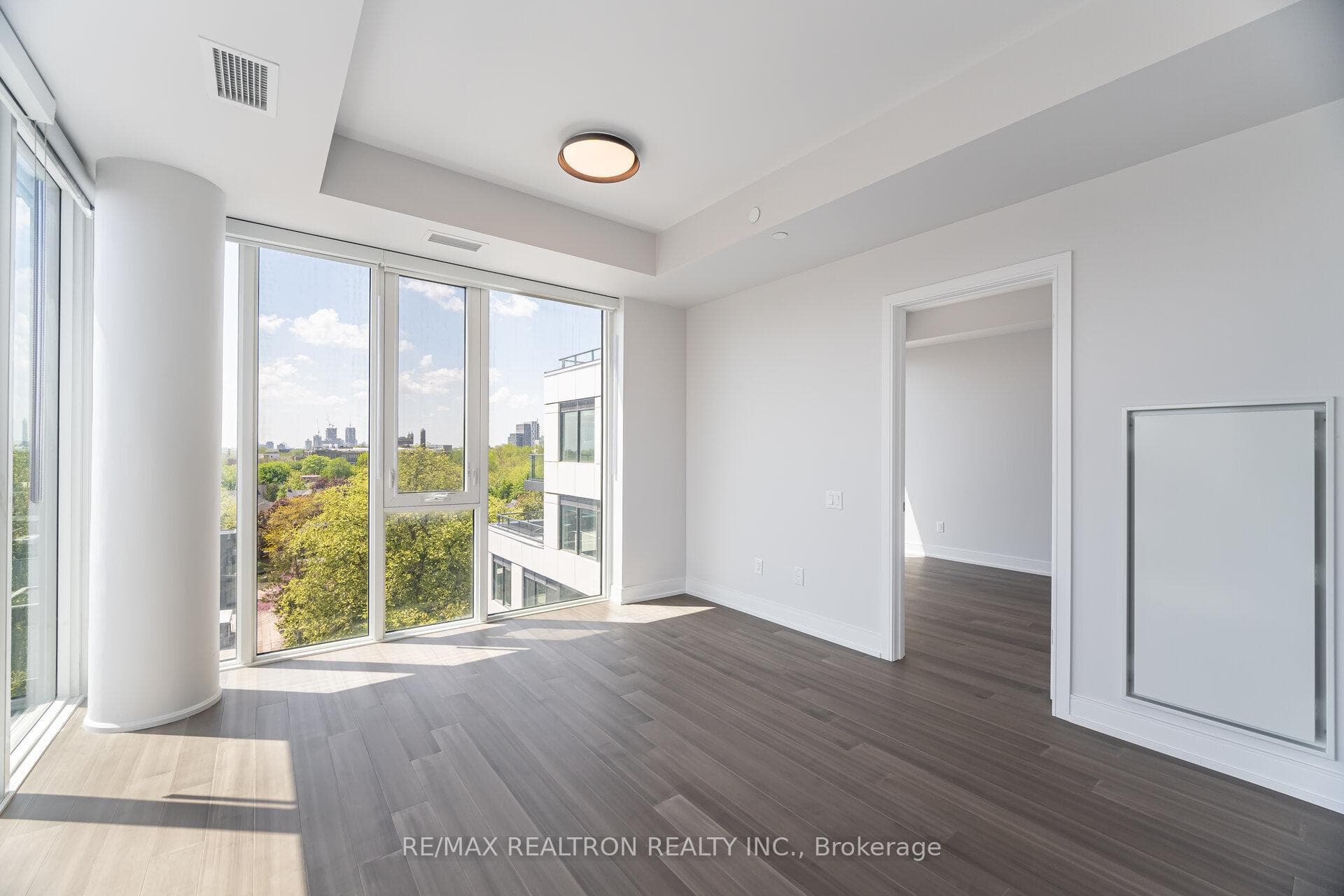 664 Spadina Avenue Unit 710 photo 10
