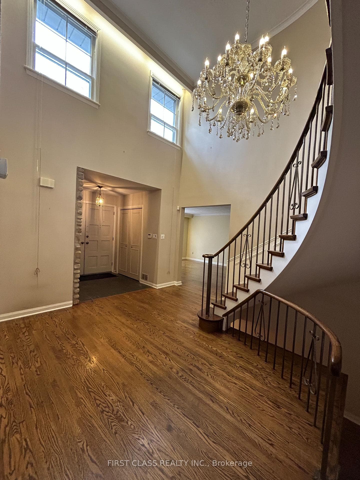 36 Tanbark Crescent photo 3