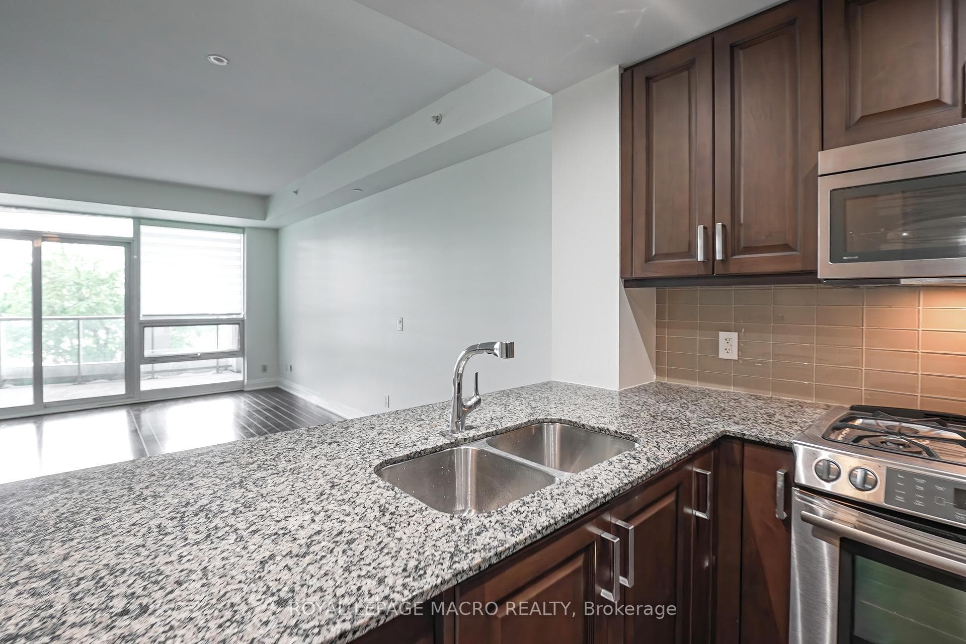 11 Bronte Road Unit 503 photo 9