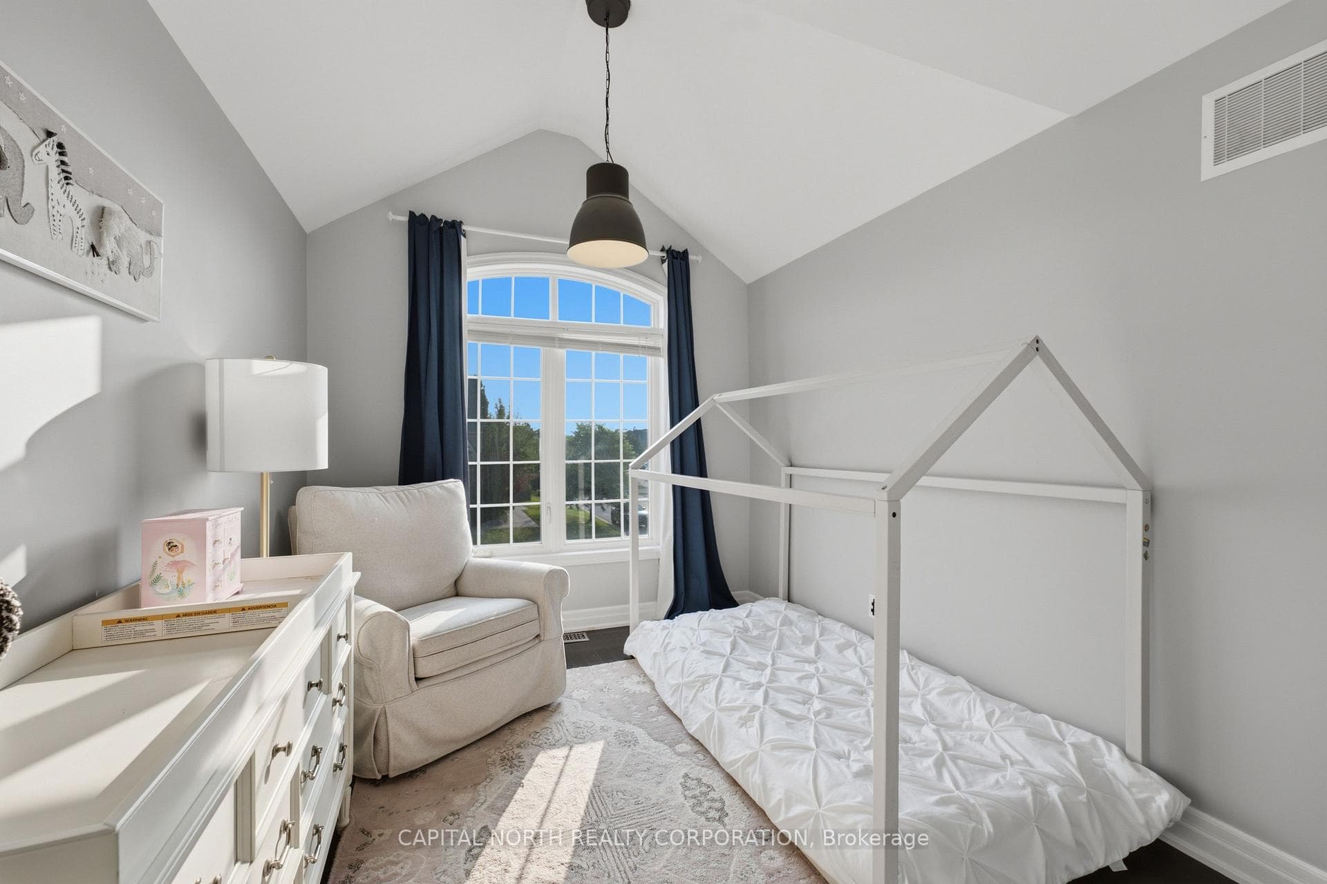 18 Alex Campbell Crescent photo 25