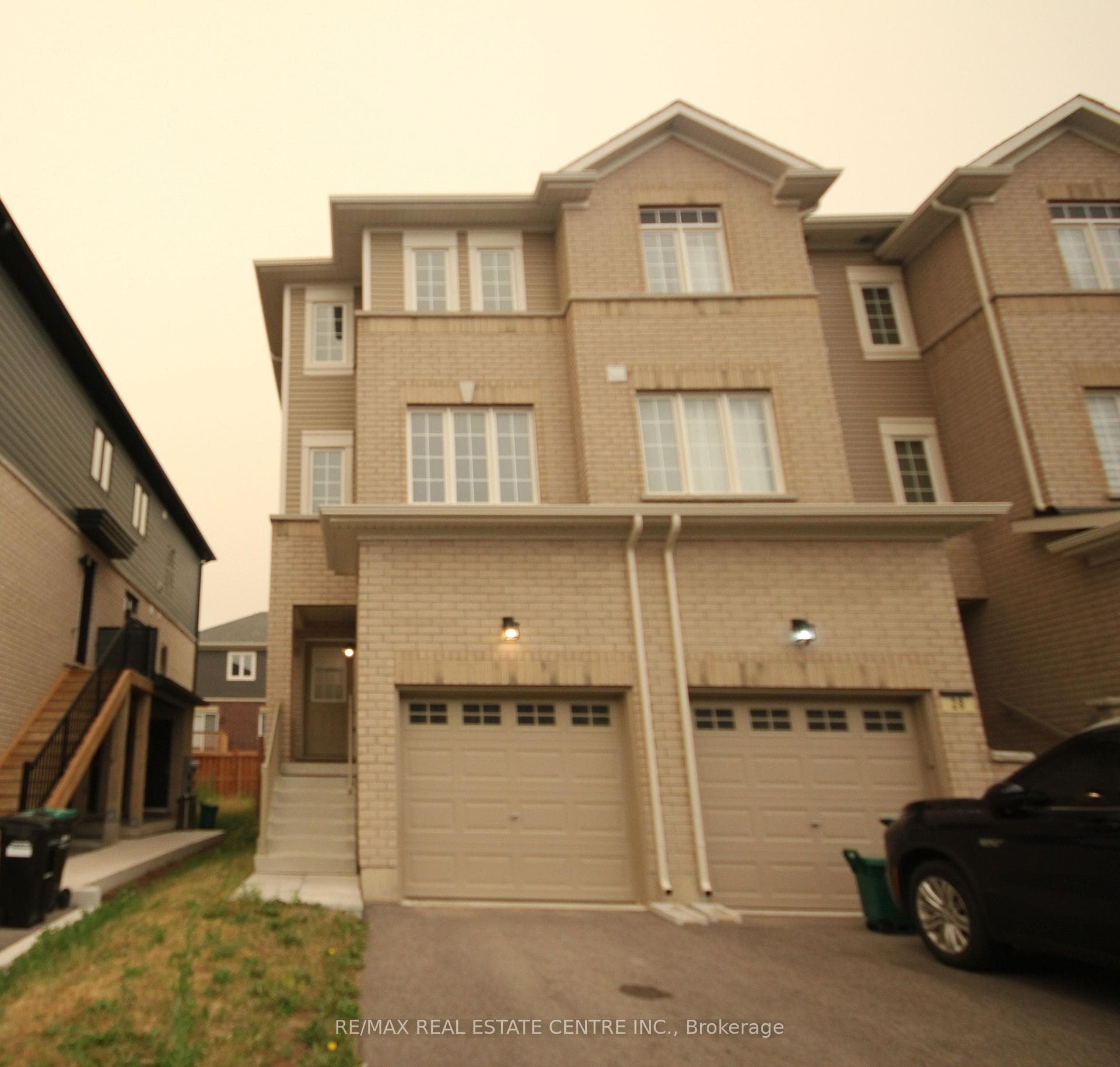 30 Wagon Lane photo 2