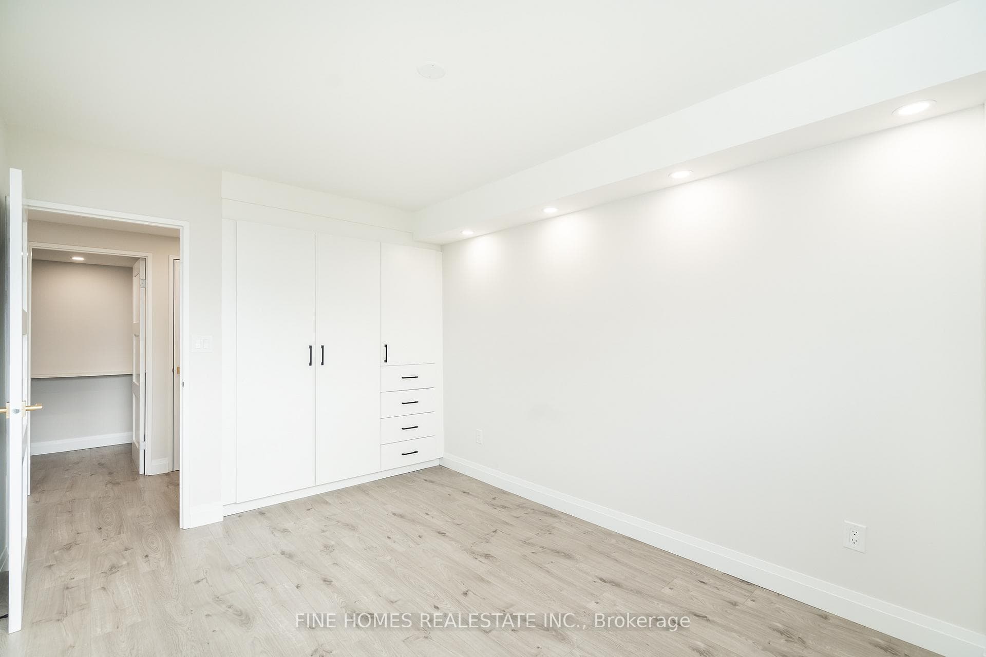 250 Scarlett Road Unit 1313 photo 25