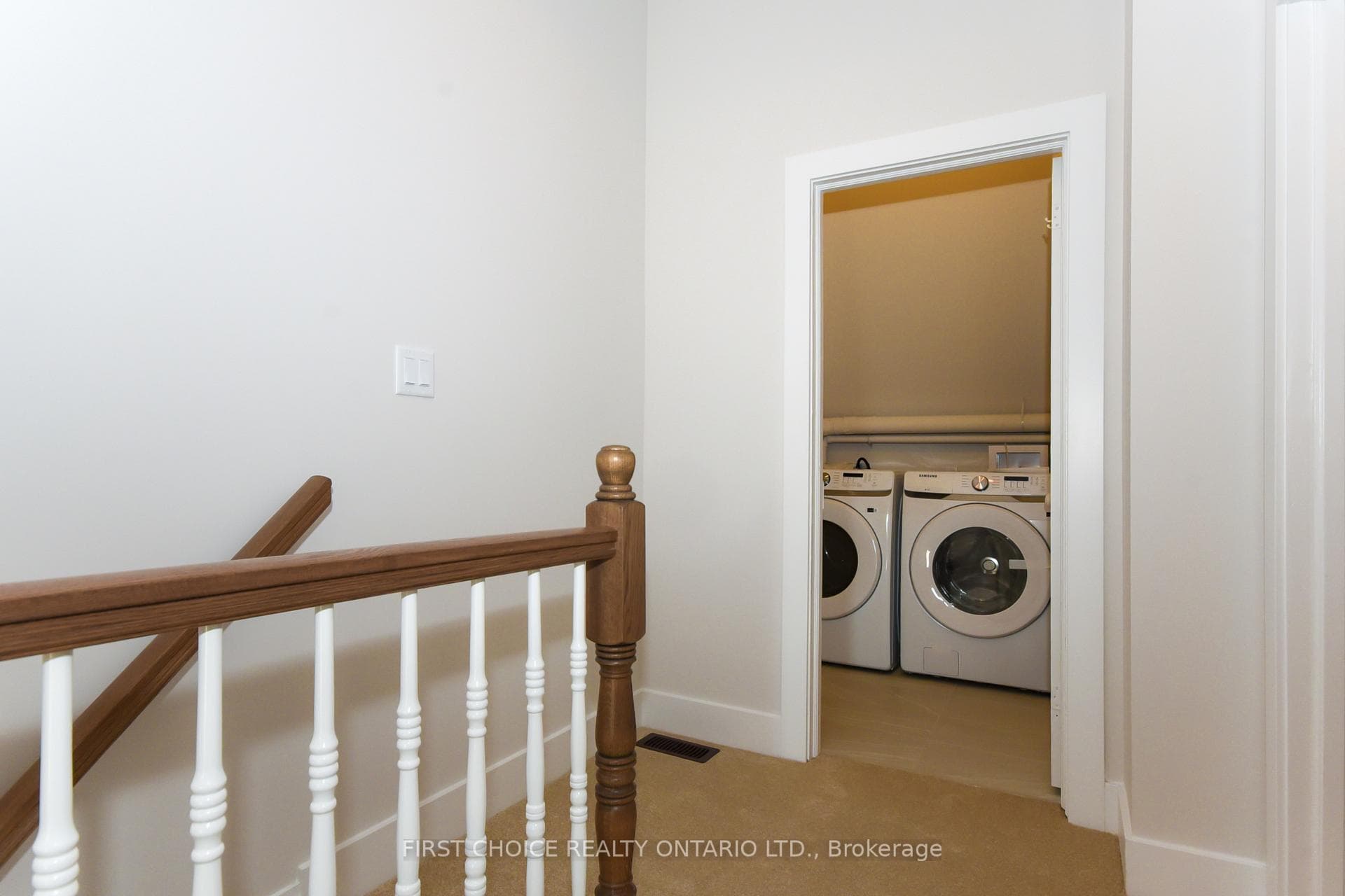 27 Third Avenue photo 35
