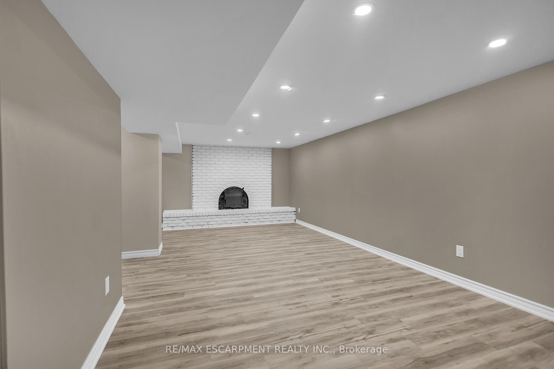 626 Iroquois Avenue photo 26