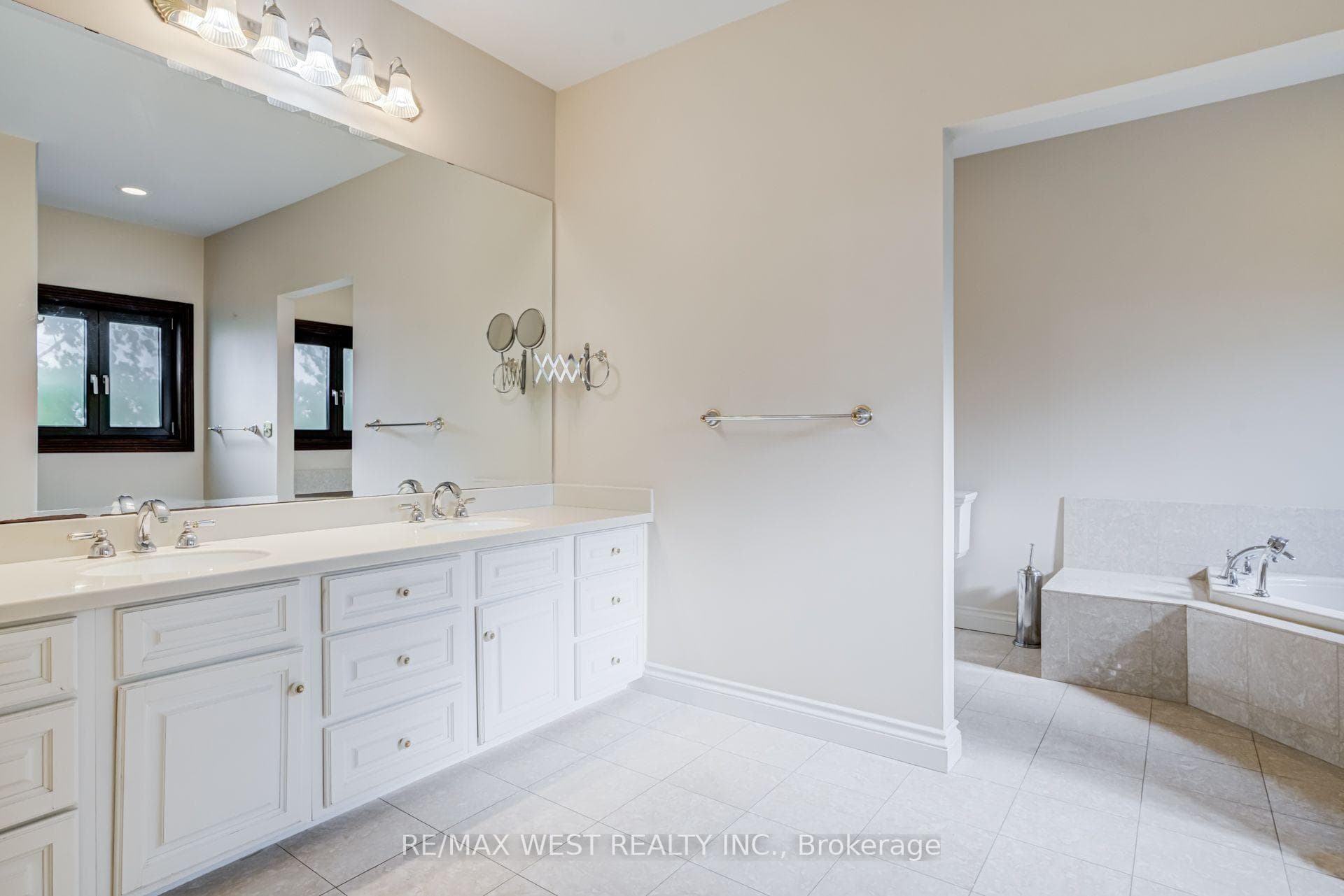 54 Lynndale Road photo 20