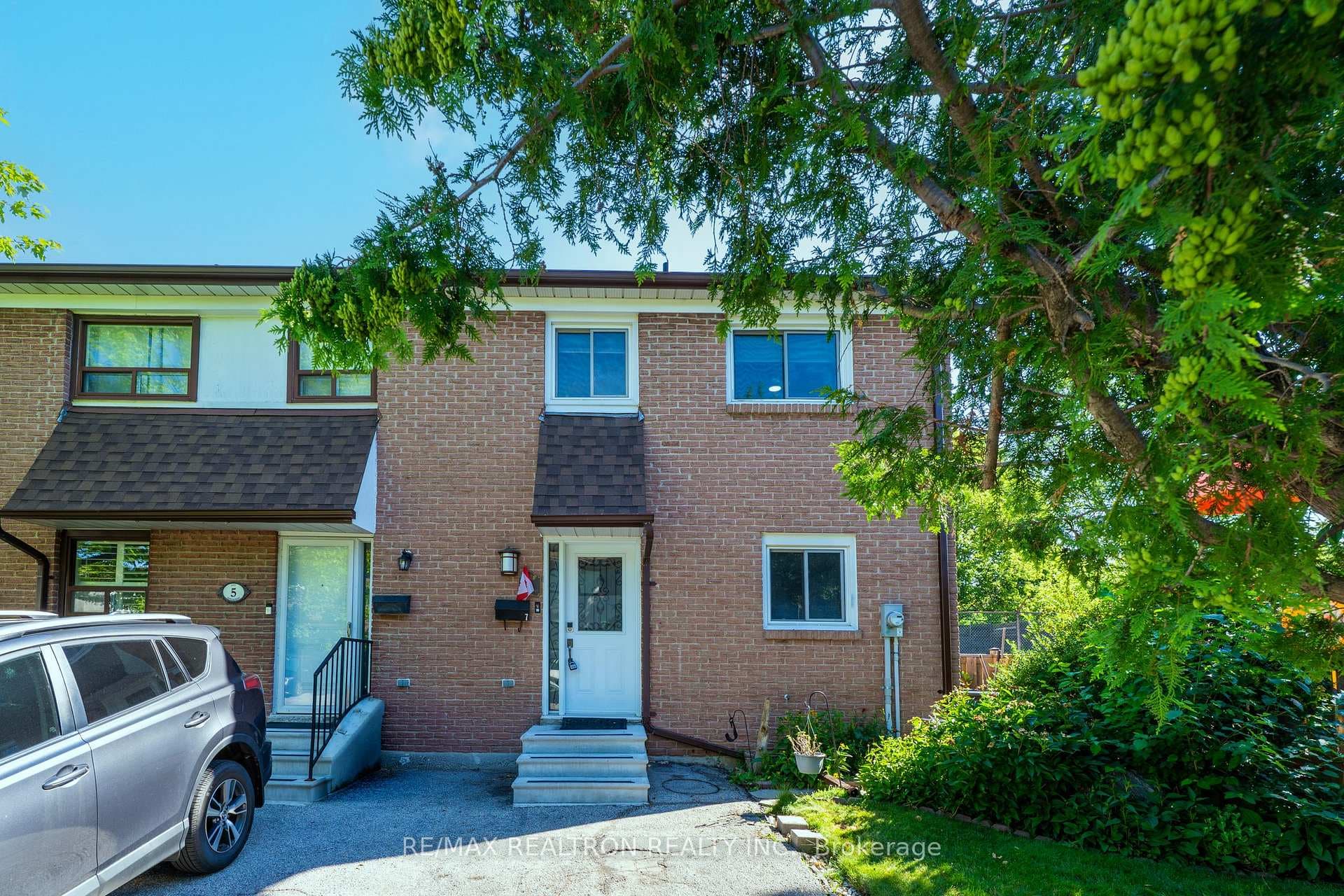 7 Spy Appleway N/A photo 1