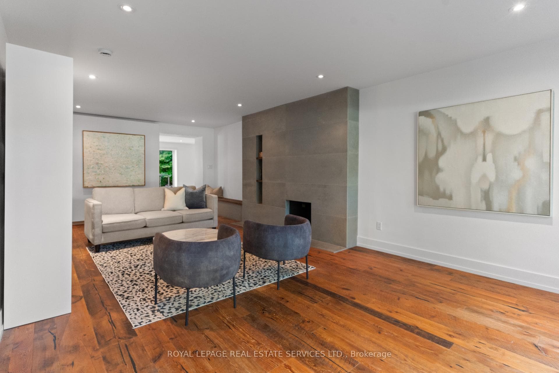 15 Pinehurst Crescent photo 4