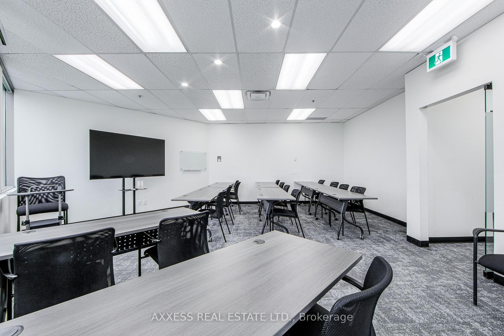 30 Eglinton Avenue Unit 400 photo 36