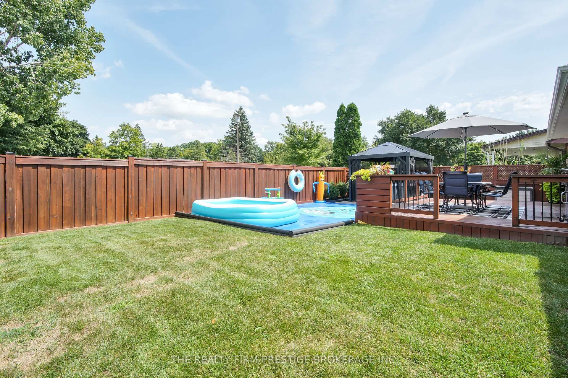 281 Tweedsmuir Avenue photo 33