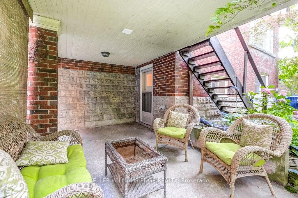 210 Hillcrest Avenue photo 34