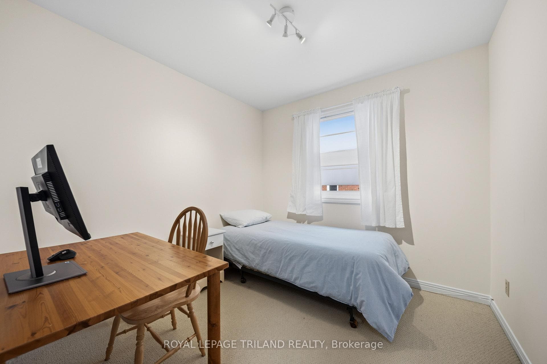 188 Chepstow Close photo 22