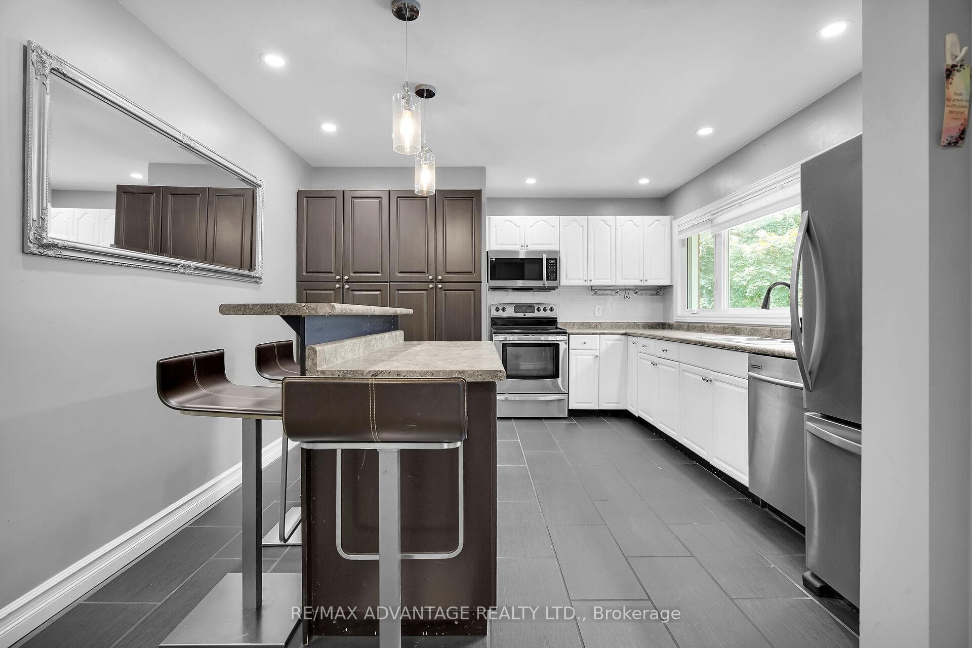 189 Kirkland Crescent photo 11