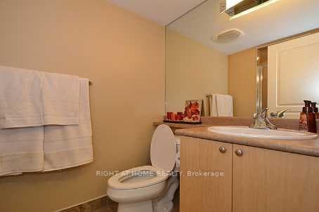 18 Yonge Street Unit 809 photo 8