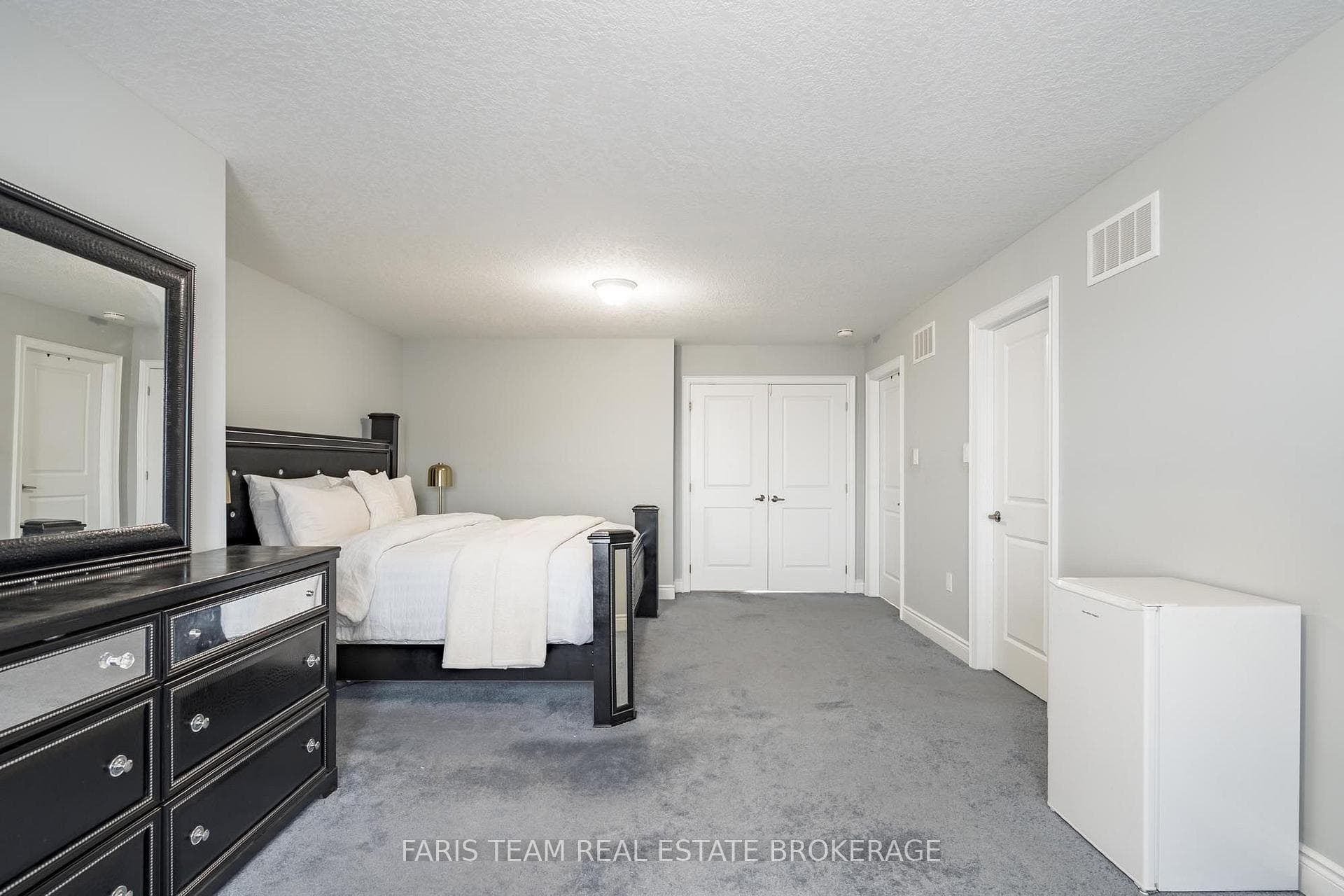236 Eighth Avenue photo 26