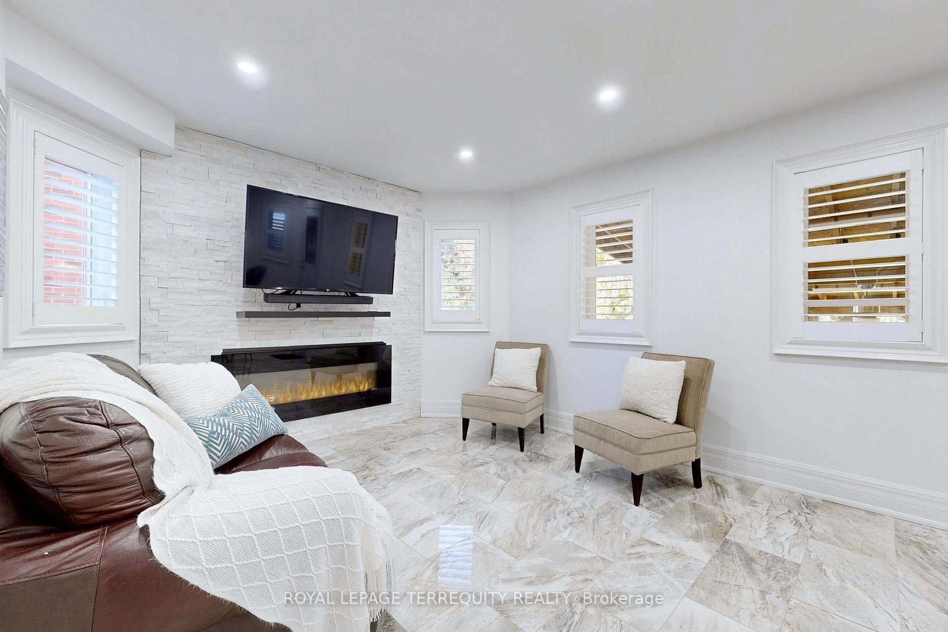 12 William Davidson Street photo 8
