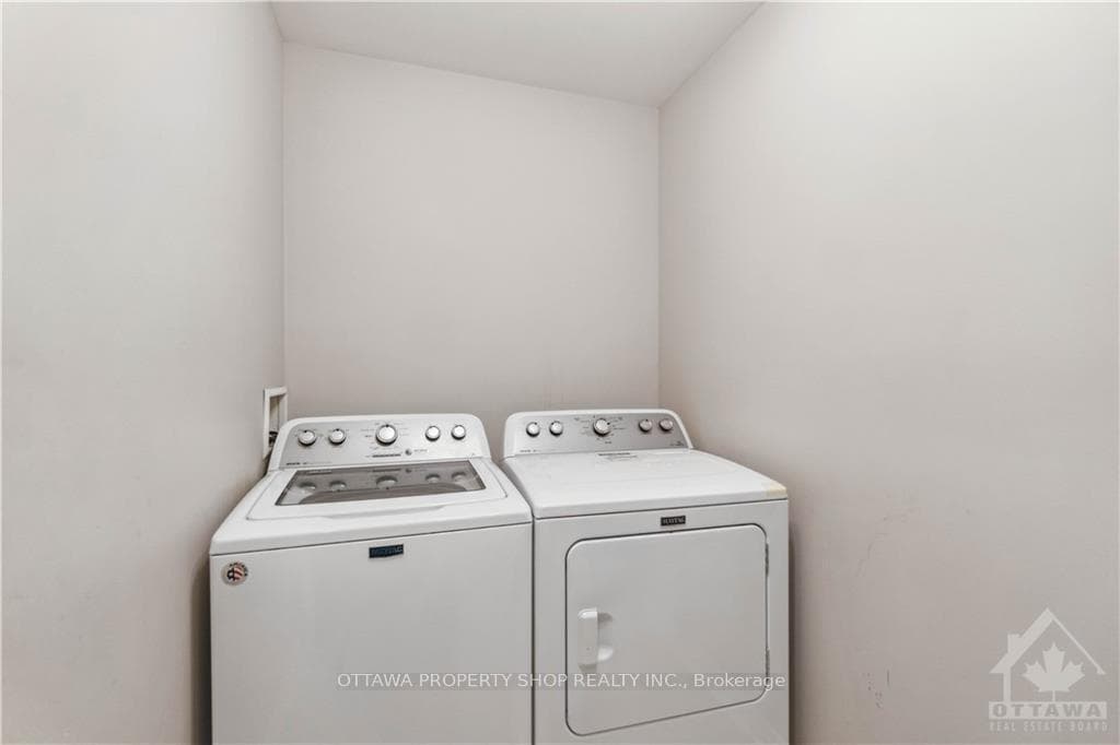863 OCEANE Street photo 24