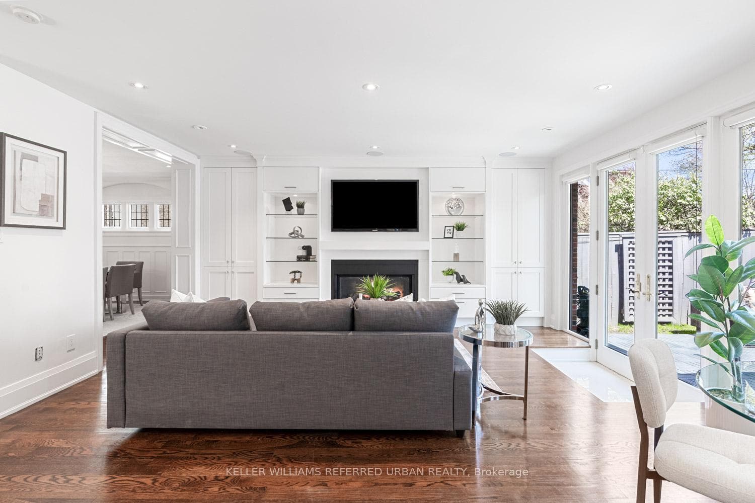5 Lawrence Crescent photo 9