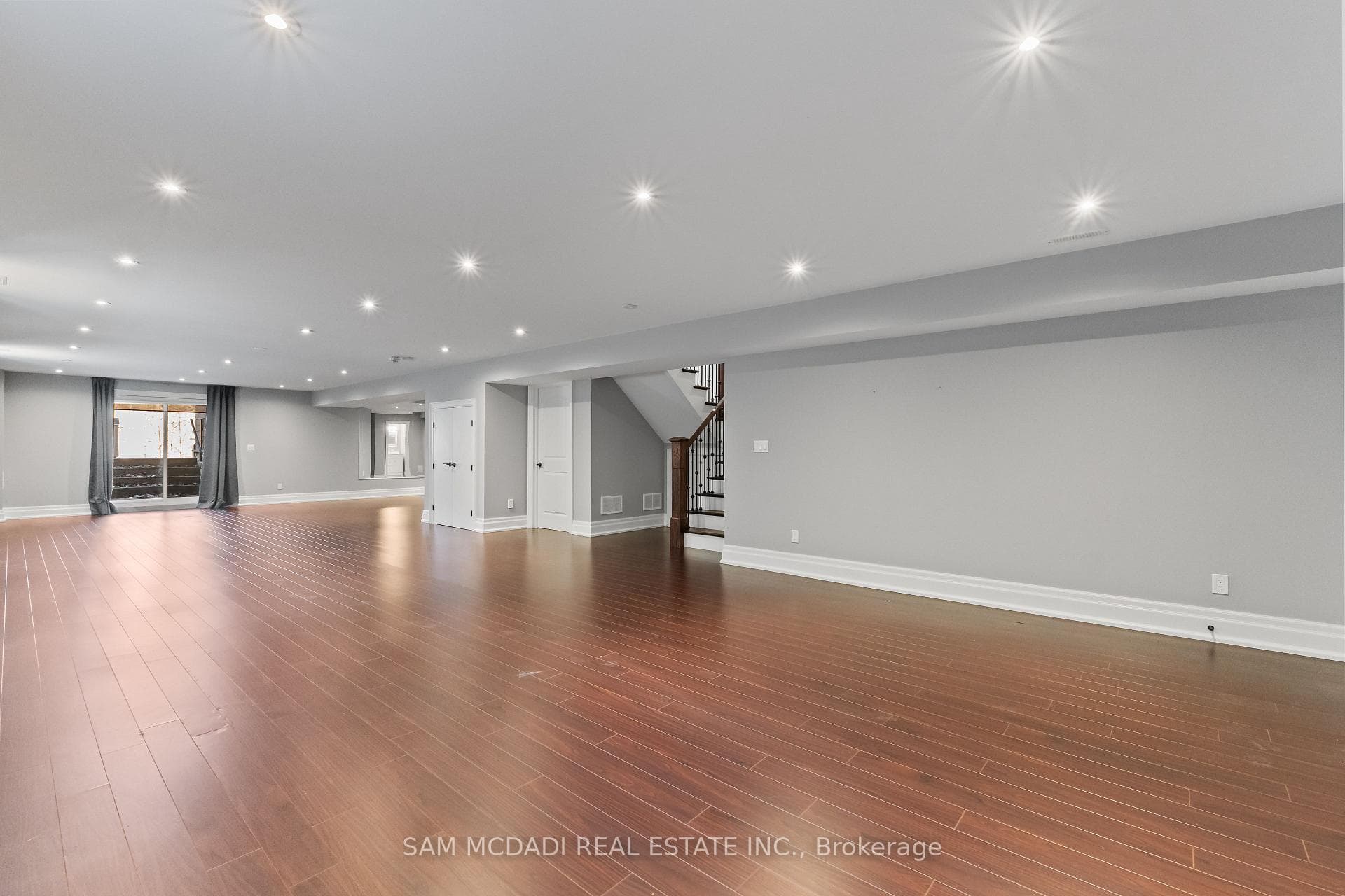 1487 Myron Drive photo 32