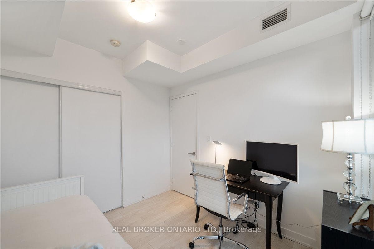 30 ORDNANCE Street Unit 412 photo 23