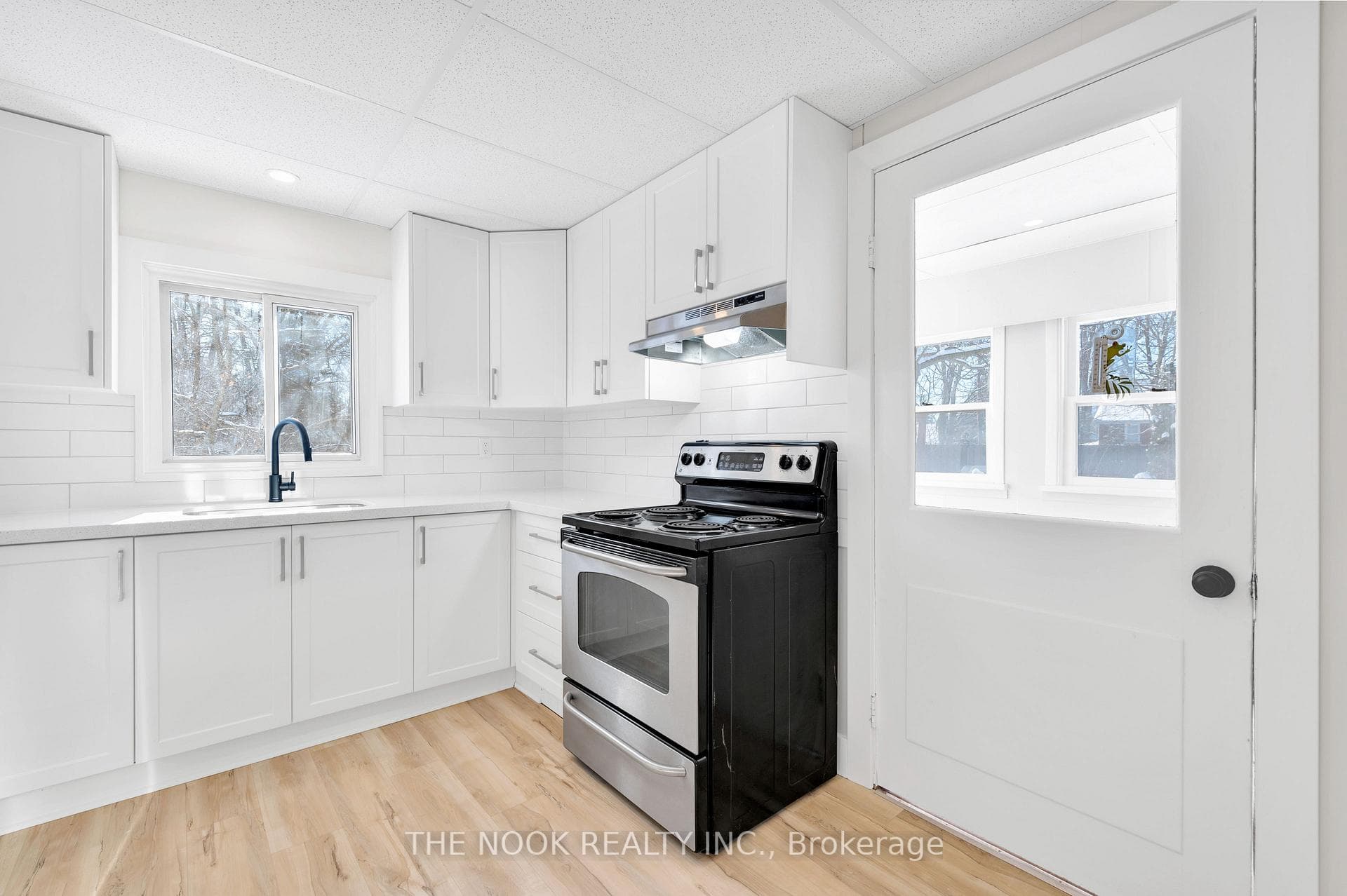 241 Bridge Street photo 10