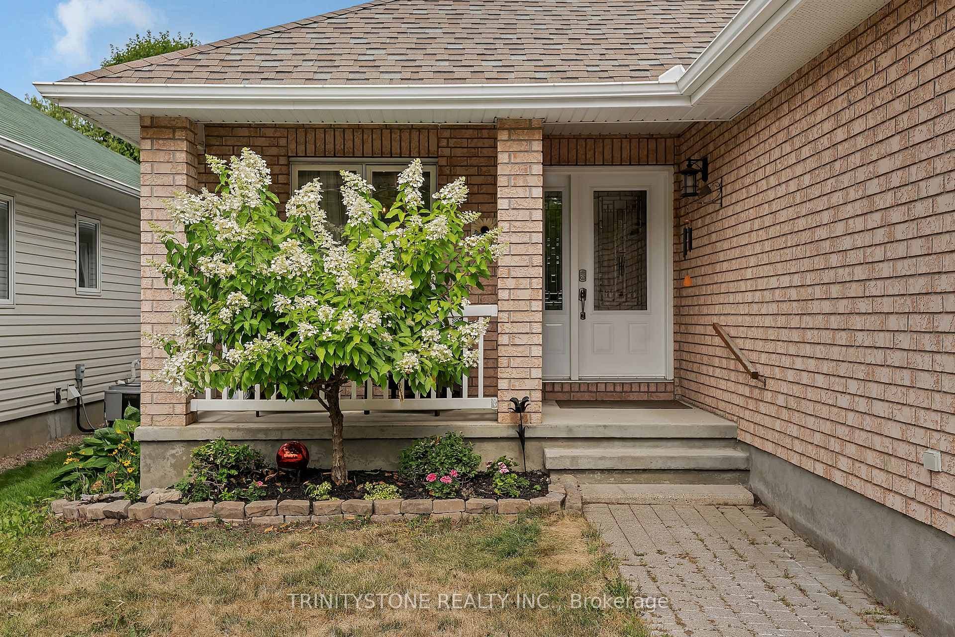 6127 Abbott Street photo 3