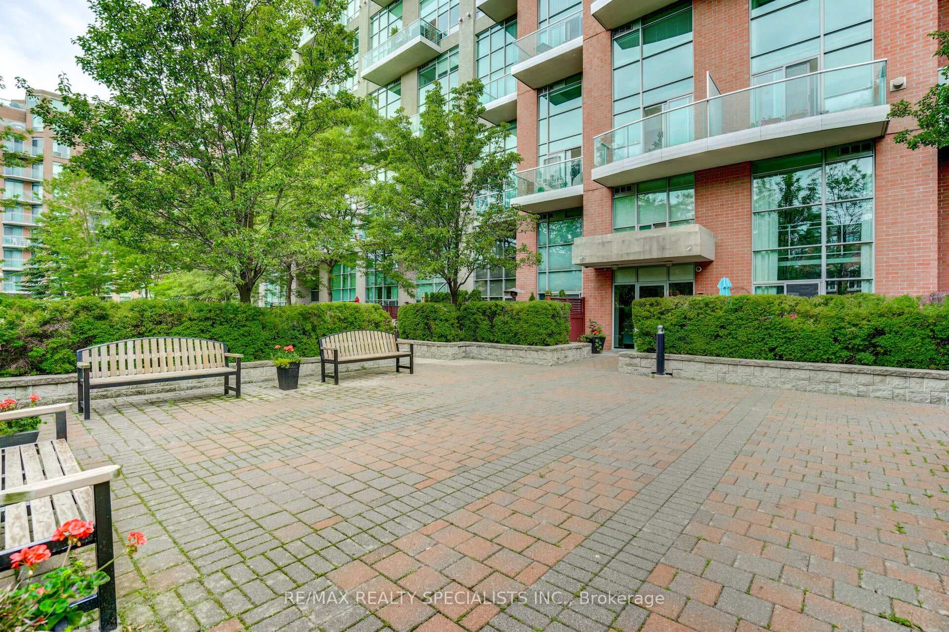 200 Manitoba Street Unit 319 photo 41
