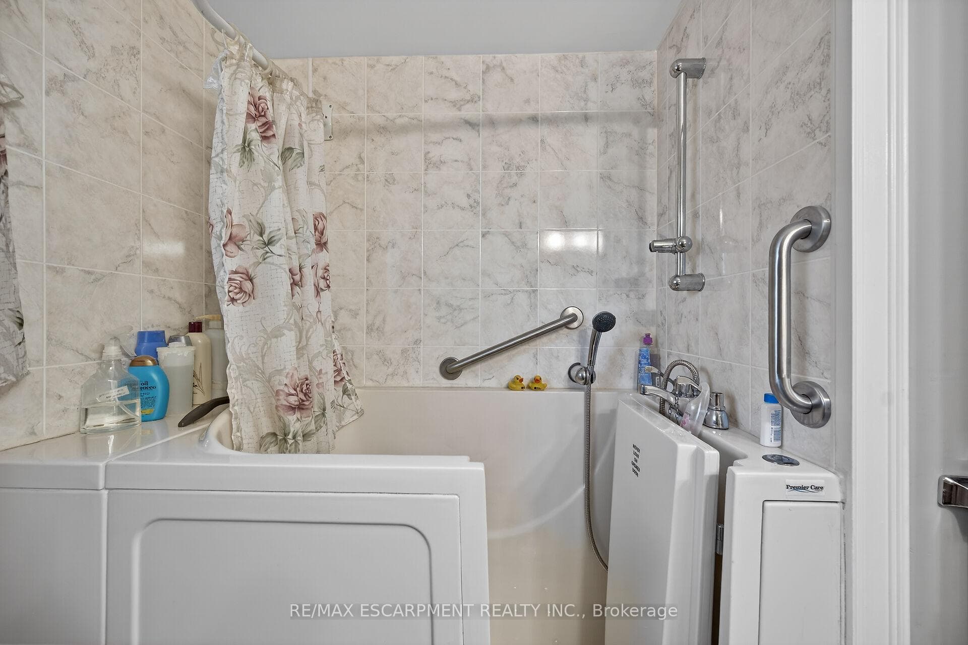 814 CEDAR Street photo 27