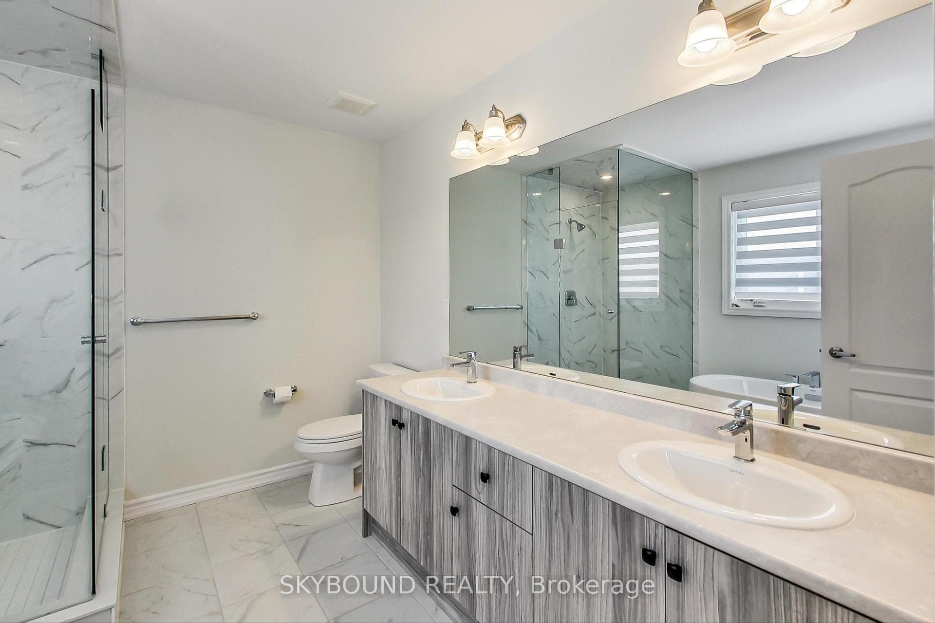 150 Stevenson Crescent photo 18
