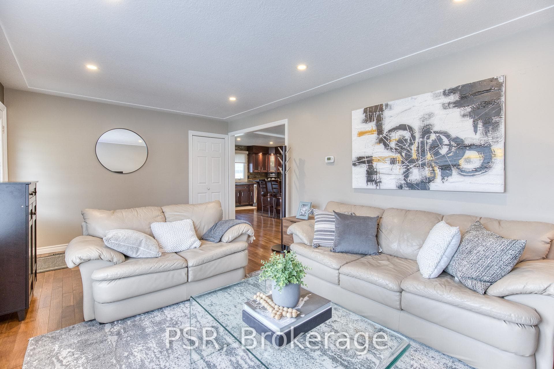 24 Burbank Road photo 11