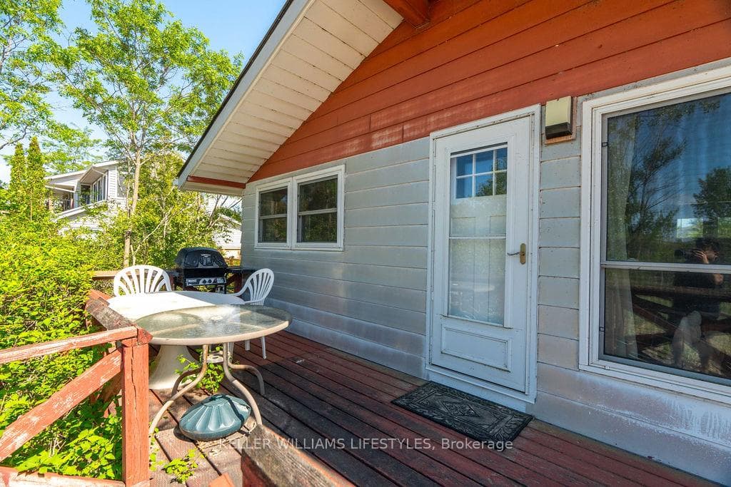 7403 SANDERSON Road photo 6