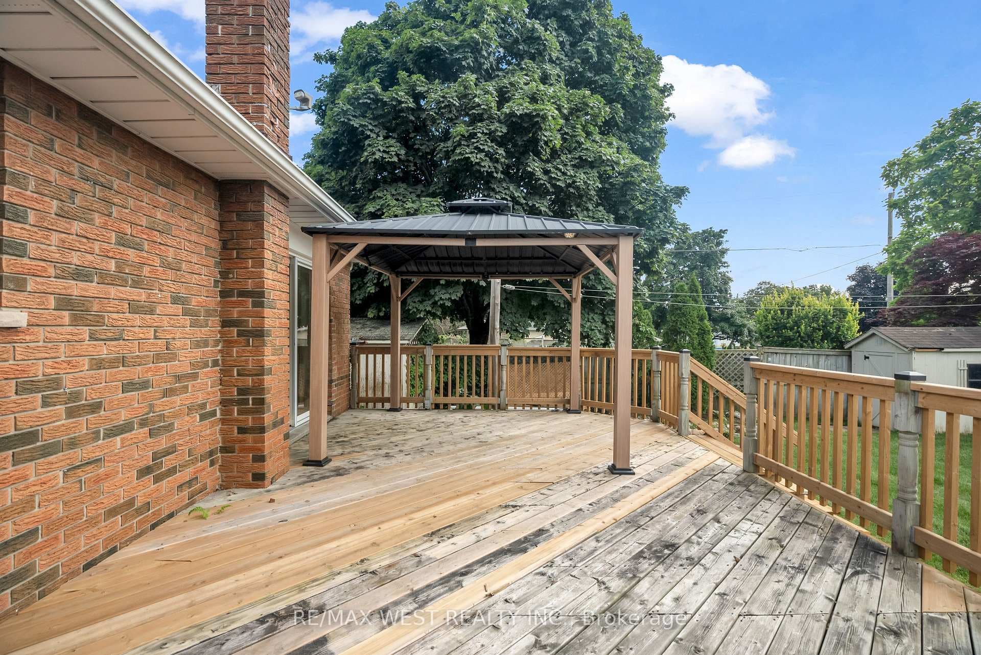 152 Athabasca Street photo 35