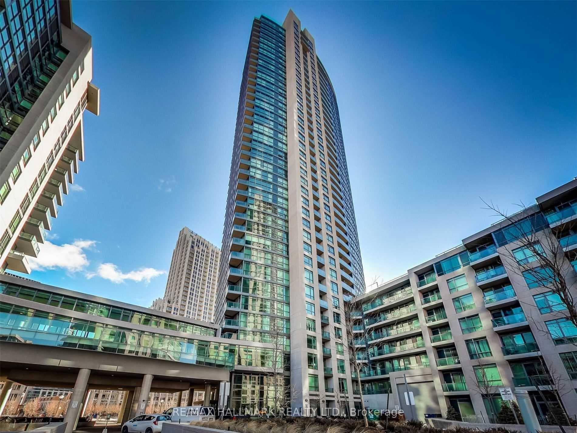 215 Fort York Boulevard Unit 3808 photo 2
