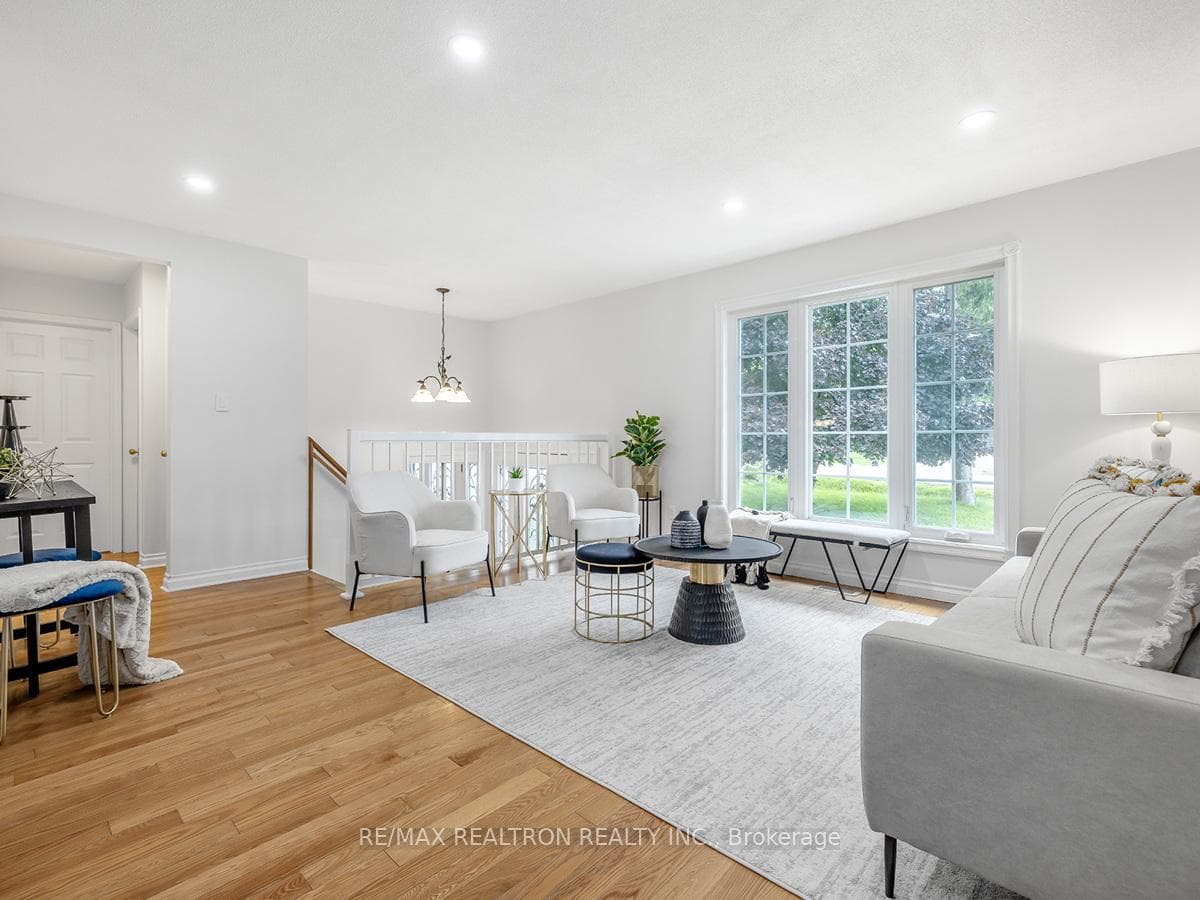 220 Elm Avenue photo 4