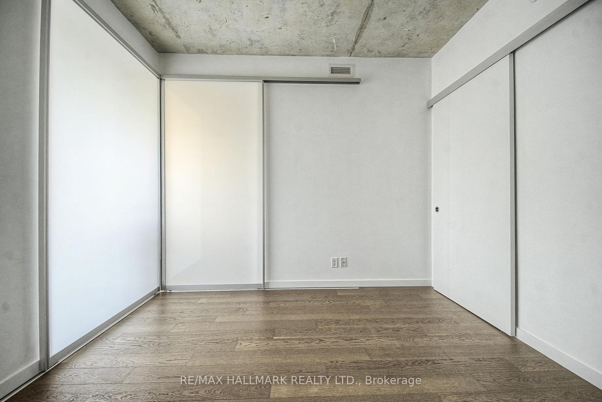 383 Sorauren Avenue Unit 609 photo 13