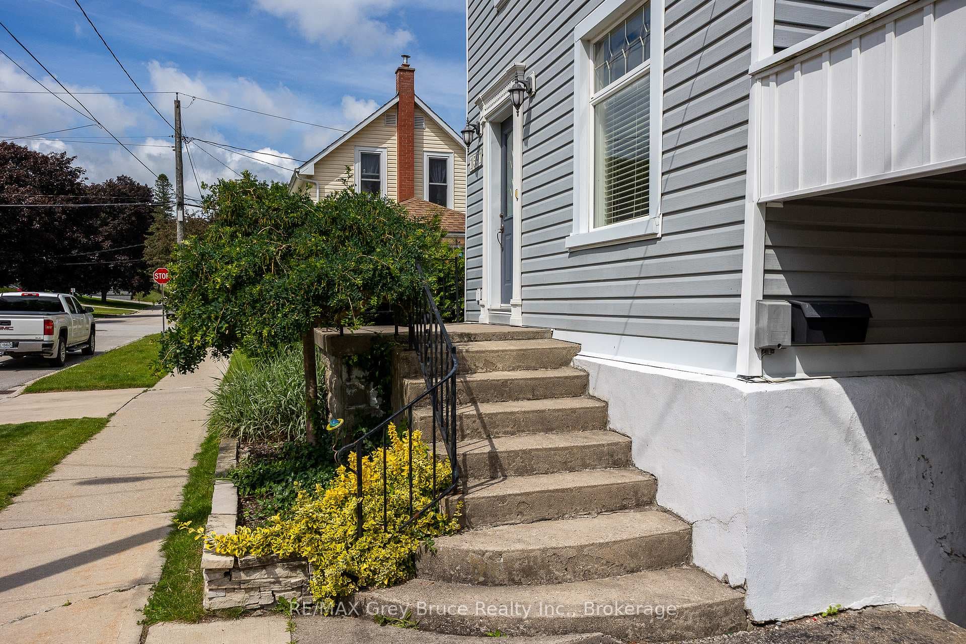 1591 5th Avenue photo 4