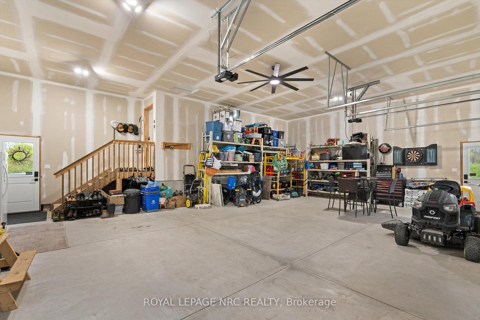 557 Burleigh Road photo 36