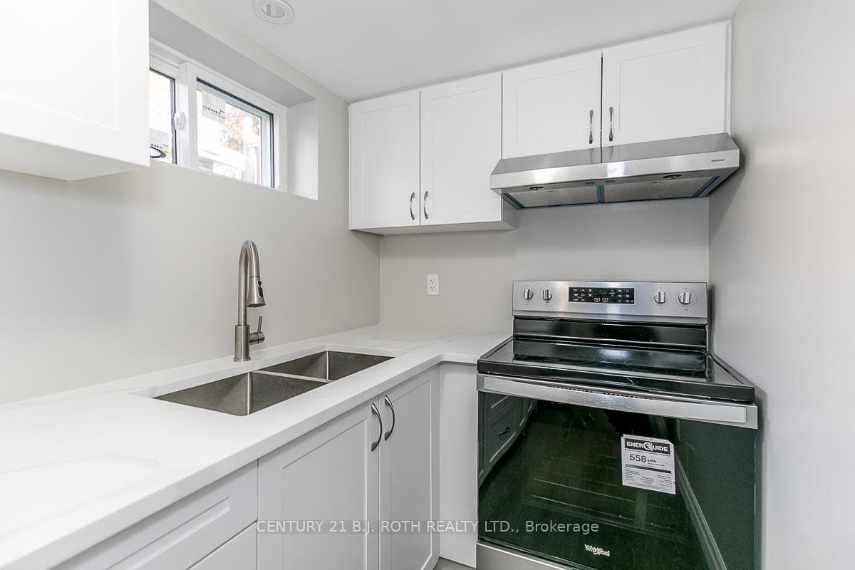 101 Peel Street photo 25