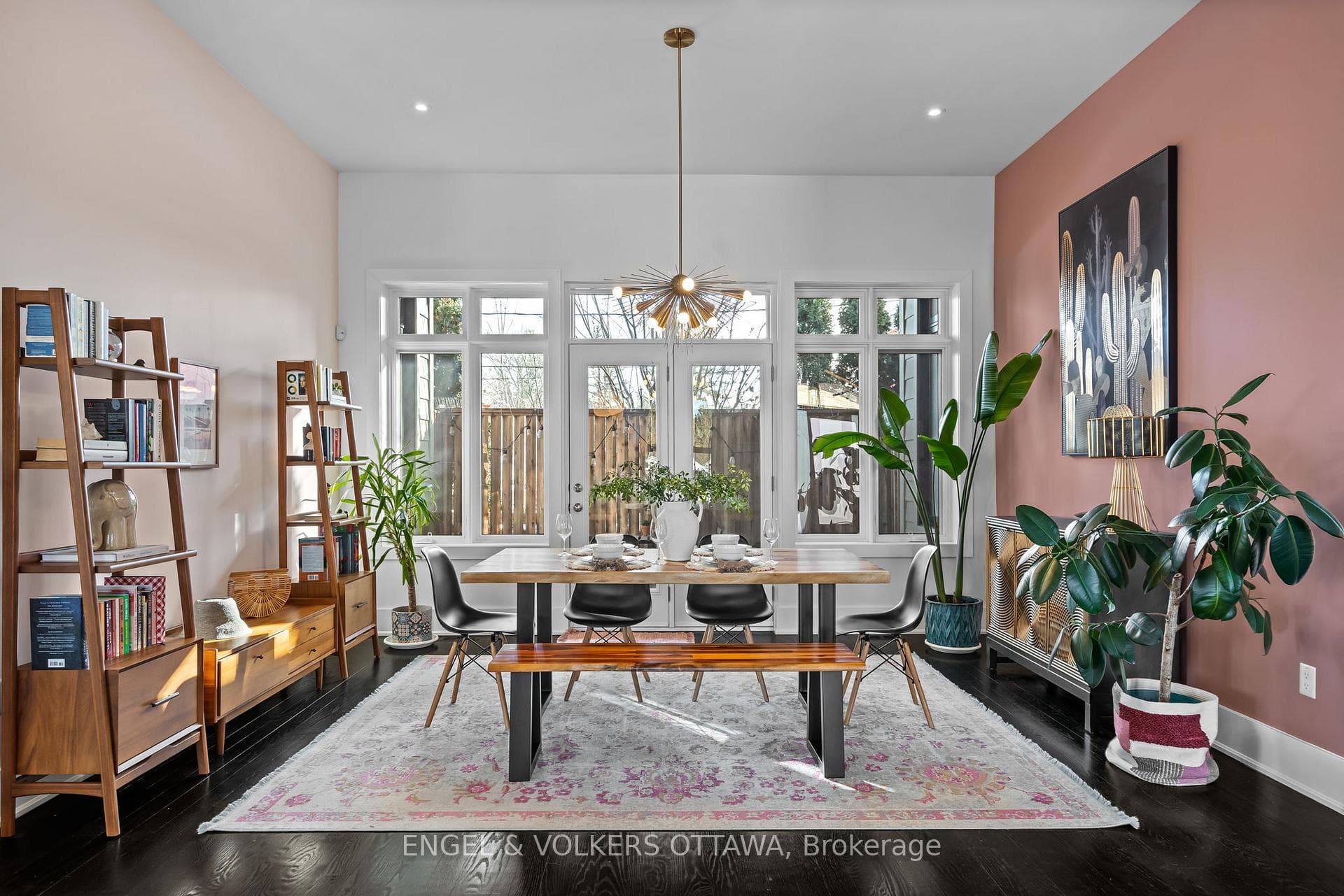 909 Mountainview Avenue photo 4