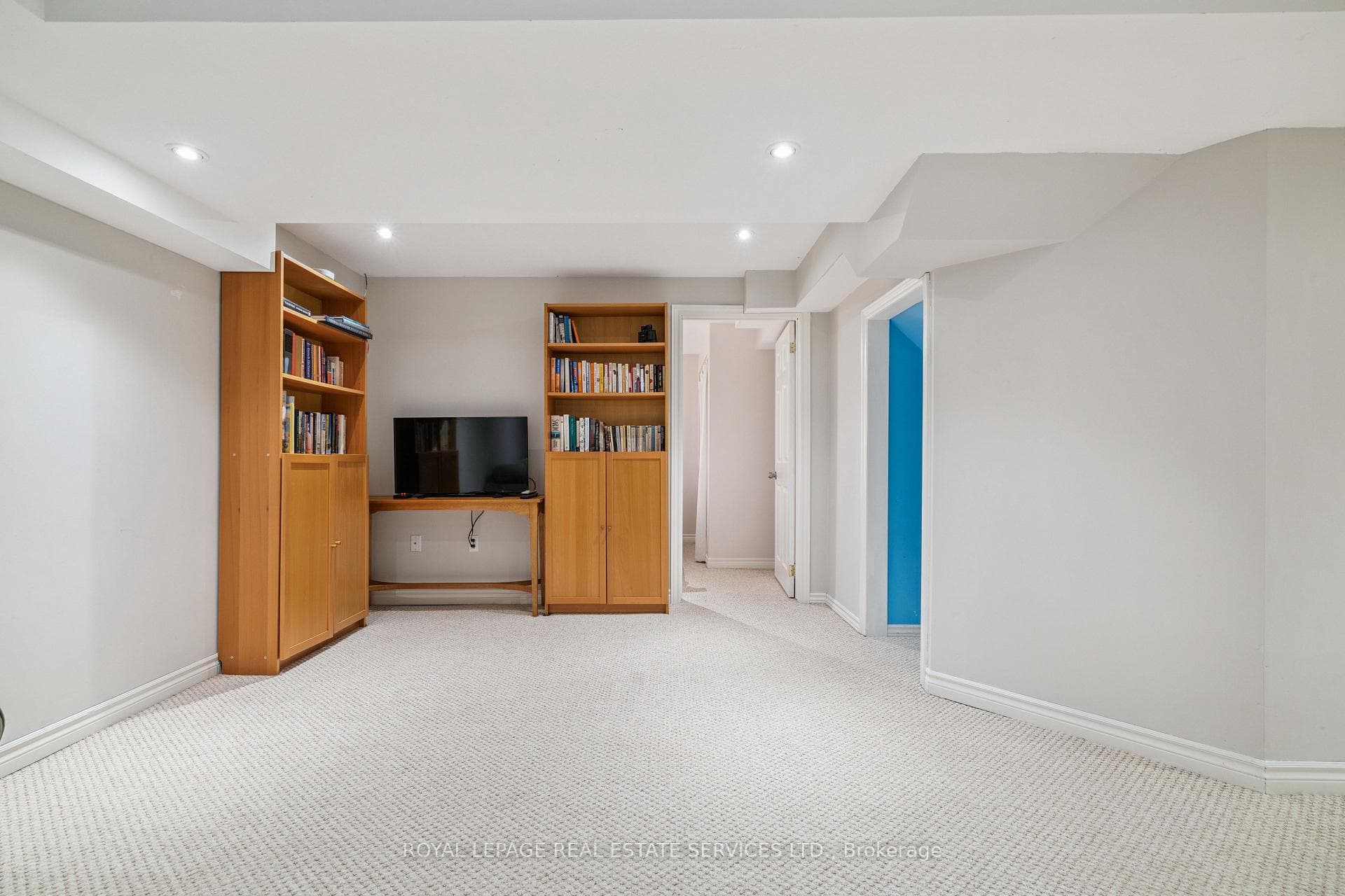 5186 Ravine Crescent photo 22