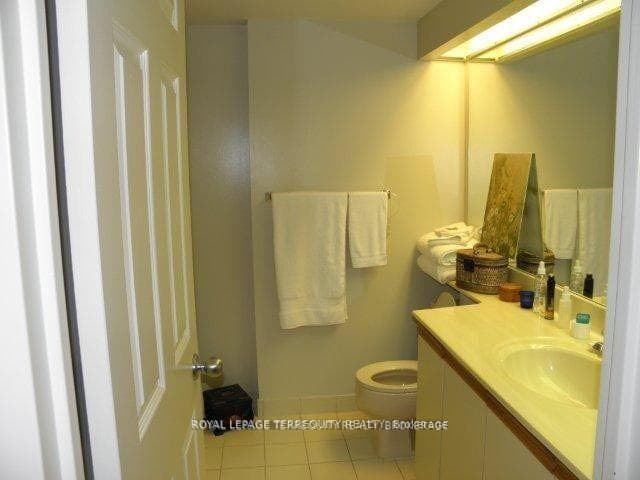 99 Harbour Square Unit 3503 photo 3