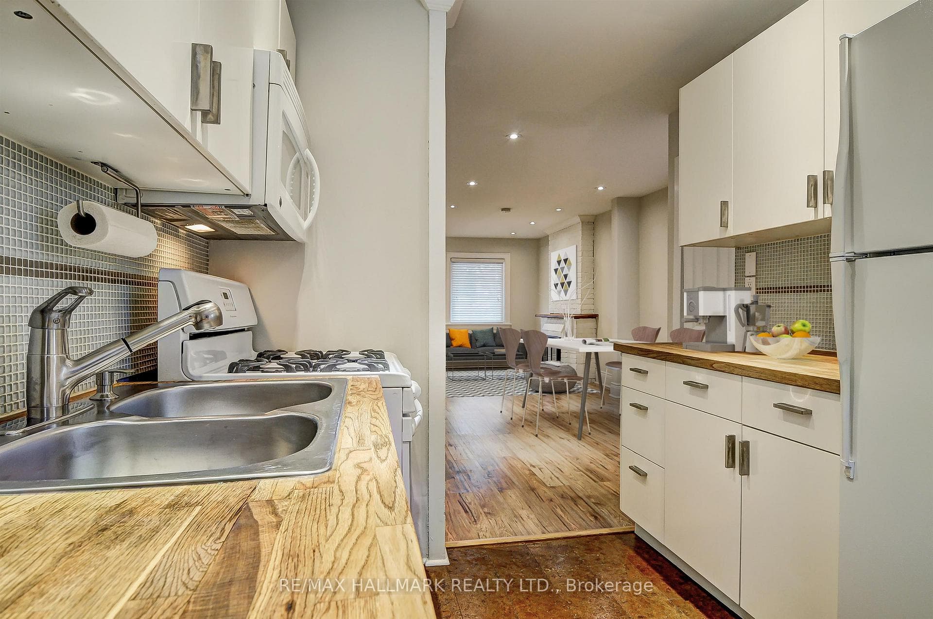 Kitchen counters to be replaced with Quartz.