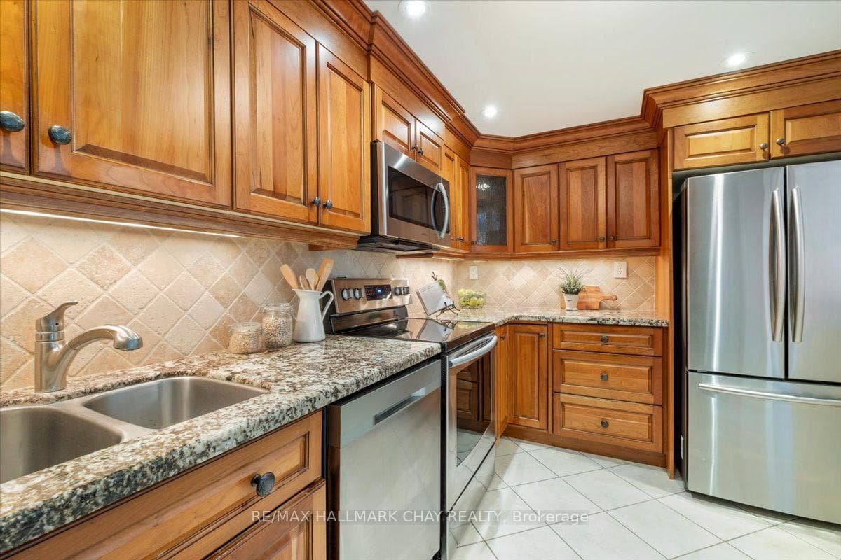 181 Collier Street Unit 202 photo 14